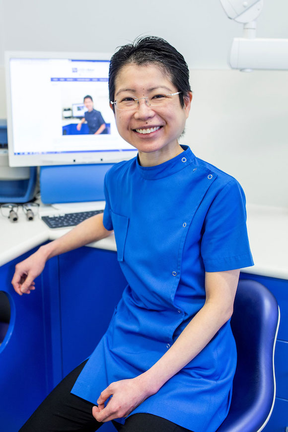 Portrait of Dr Ailin Teo, dentist in Geelong